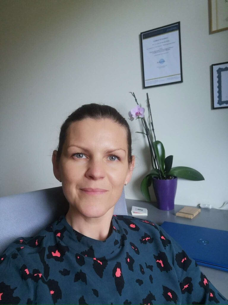 homeopata Karolina Knaut w gabinecie